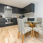 Pass The Keys Brand New Stylish 2Br Flat In Reading Centre