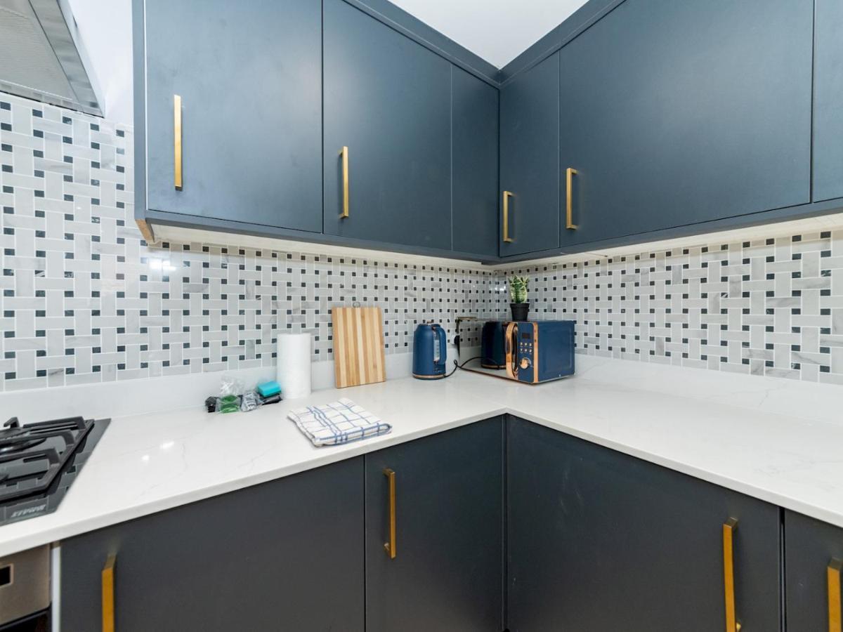 Pass The Keys Brand New Stylish 2br Flat In Centre Apartment *